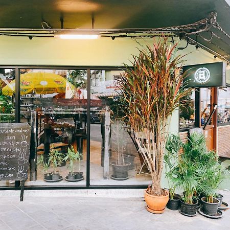 Oasis Cafe And Nap Pansiyon Bangkok Dış mekan fotoğraf