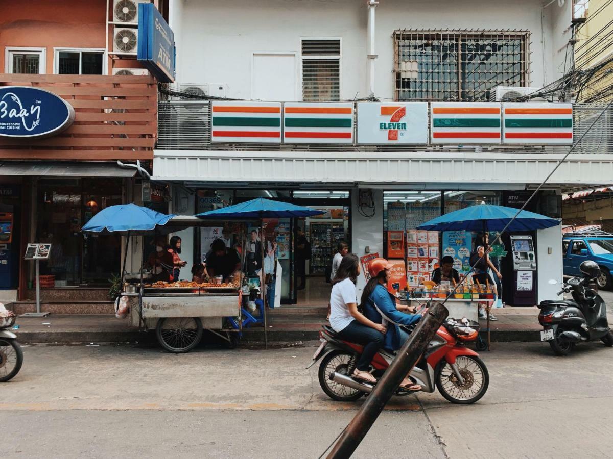 Oasis Cafe And Nap Pansiyon Bangkok Dış mekan fotoğraf