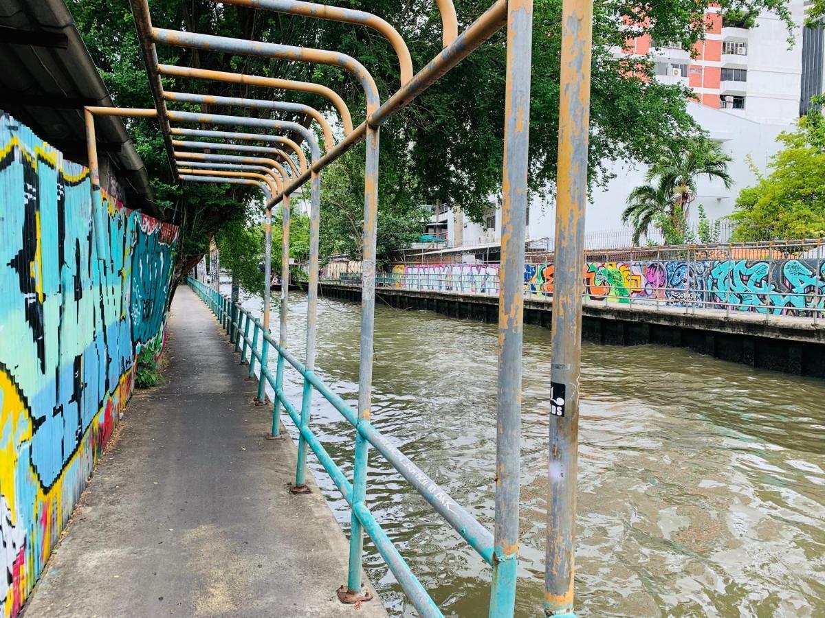 Oasis Cafe And Nap Pansiyon Bangkok Dış mekan fotoğraf